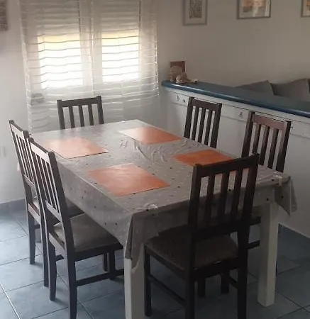 Apartman Julija דירה ויר
